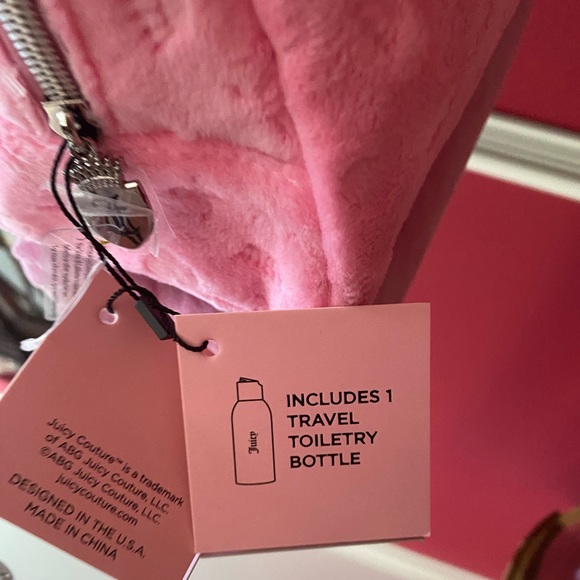 Juicy Couture Zippered Travel Cosmetic Bag With Clear Toiletry Bottle - Picture 7 of 9